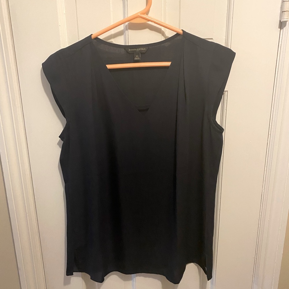 Banana Republic cap sleeved navy blouse